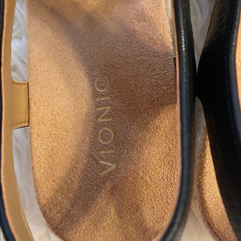 VIONIC Black Wedge Sandals SIZE 9.5 Wide BNWOT see all photos so beautiful - Picture 10 of 13